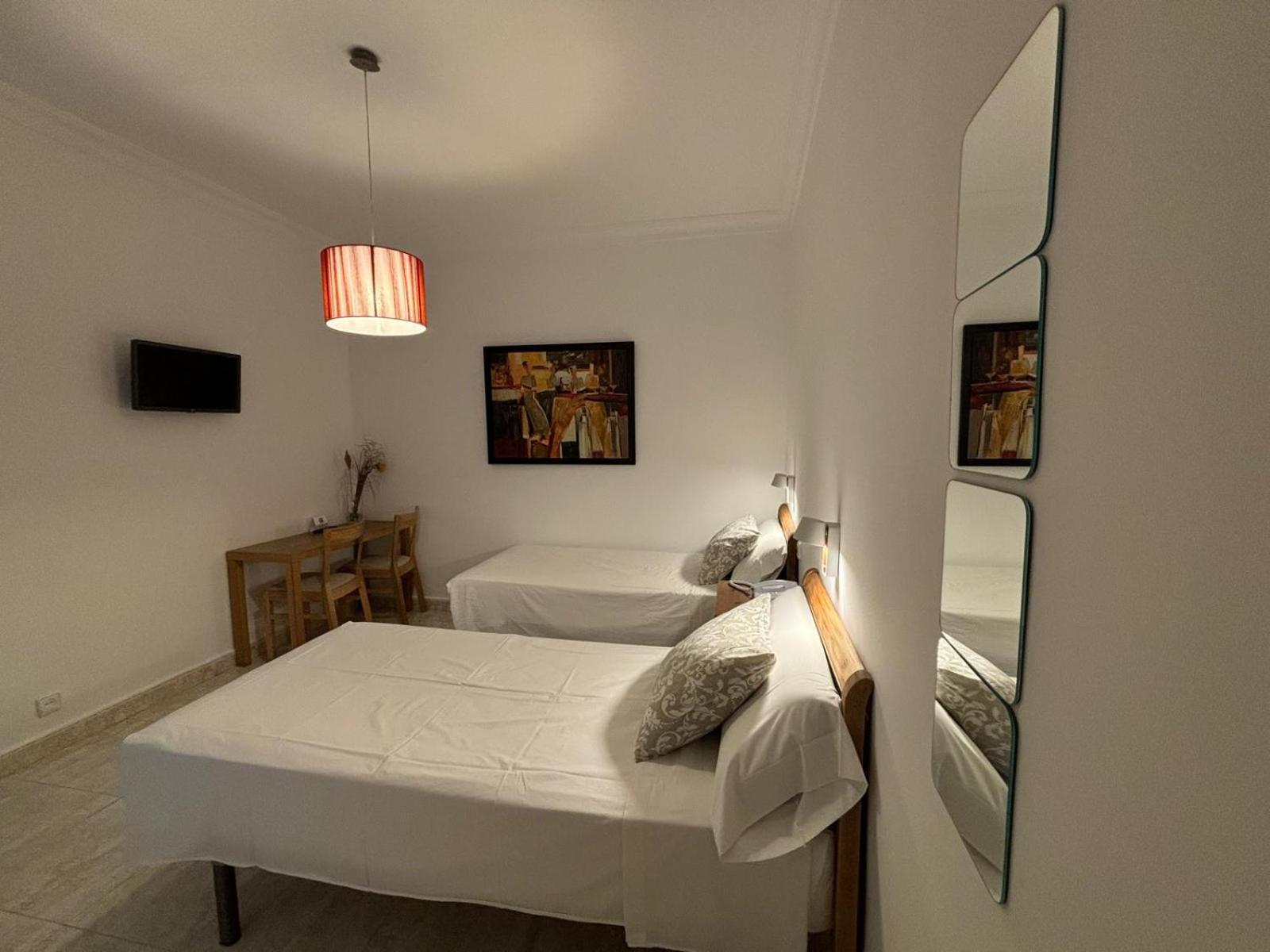 Hostal Barrera Madrid Exterior photo