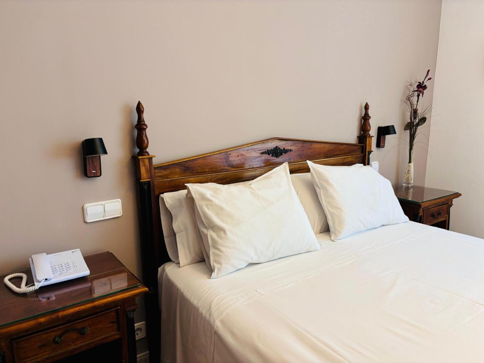 Hostal Barrera Madrid Exterior photo