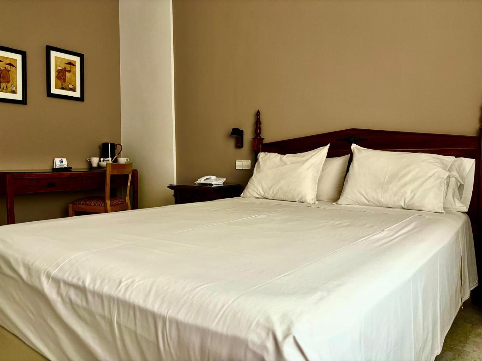Hostal Barrera Madrid Exterior photo