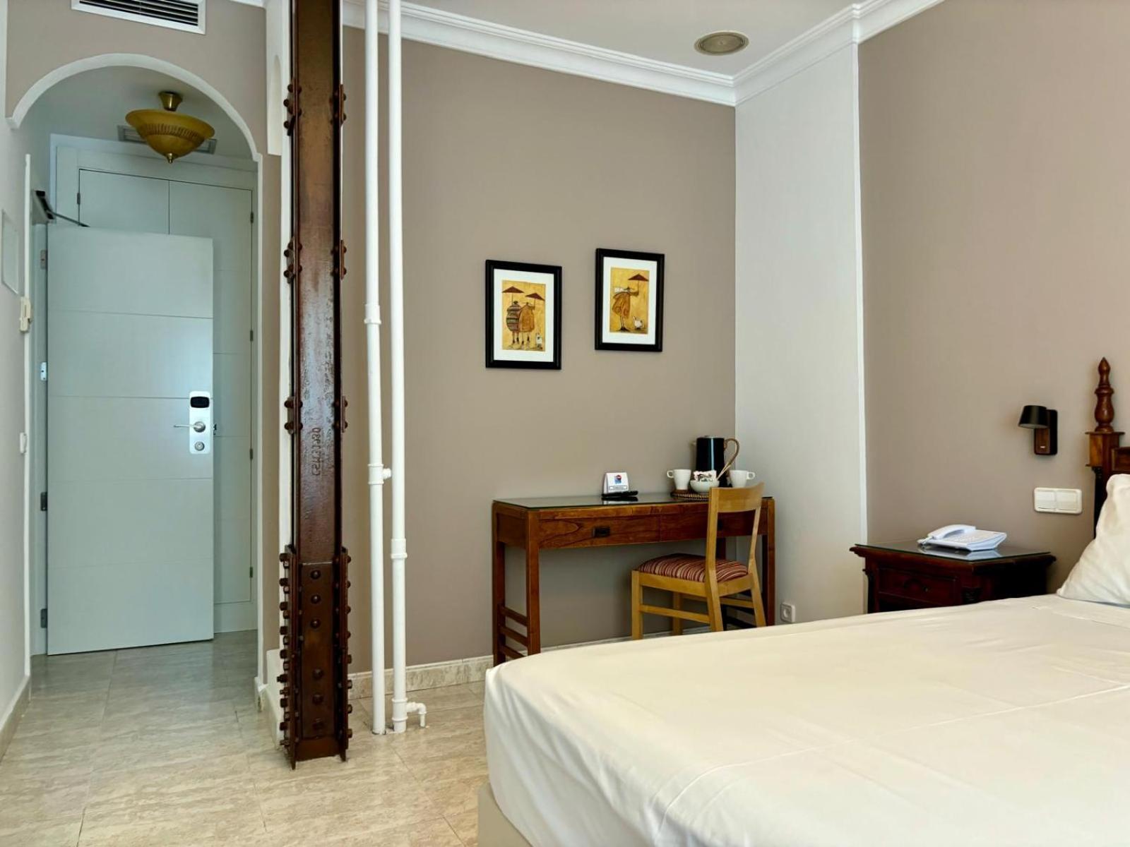 Hostal Barrera Madrid Exterior photo