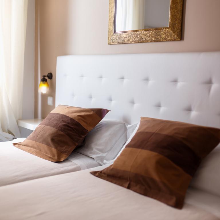 Hostal Barrera Madrid Room photo